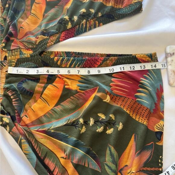 FARM RIO 100% organic cotton with a double V bodice and jungle print in size XS - Picture 6 of 9